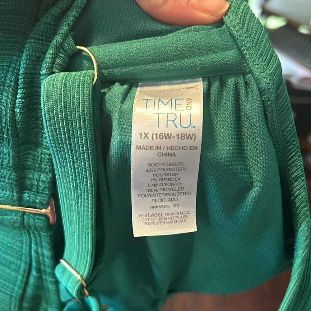 Pretty Emerald green bikini top - Picture 4 of 4